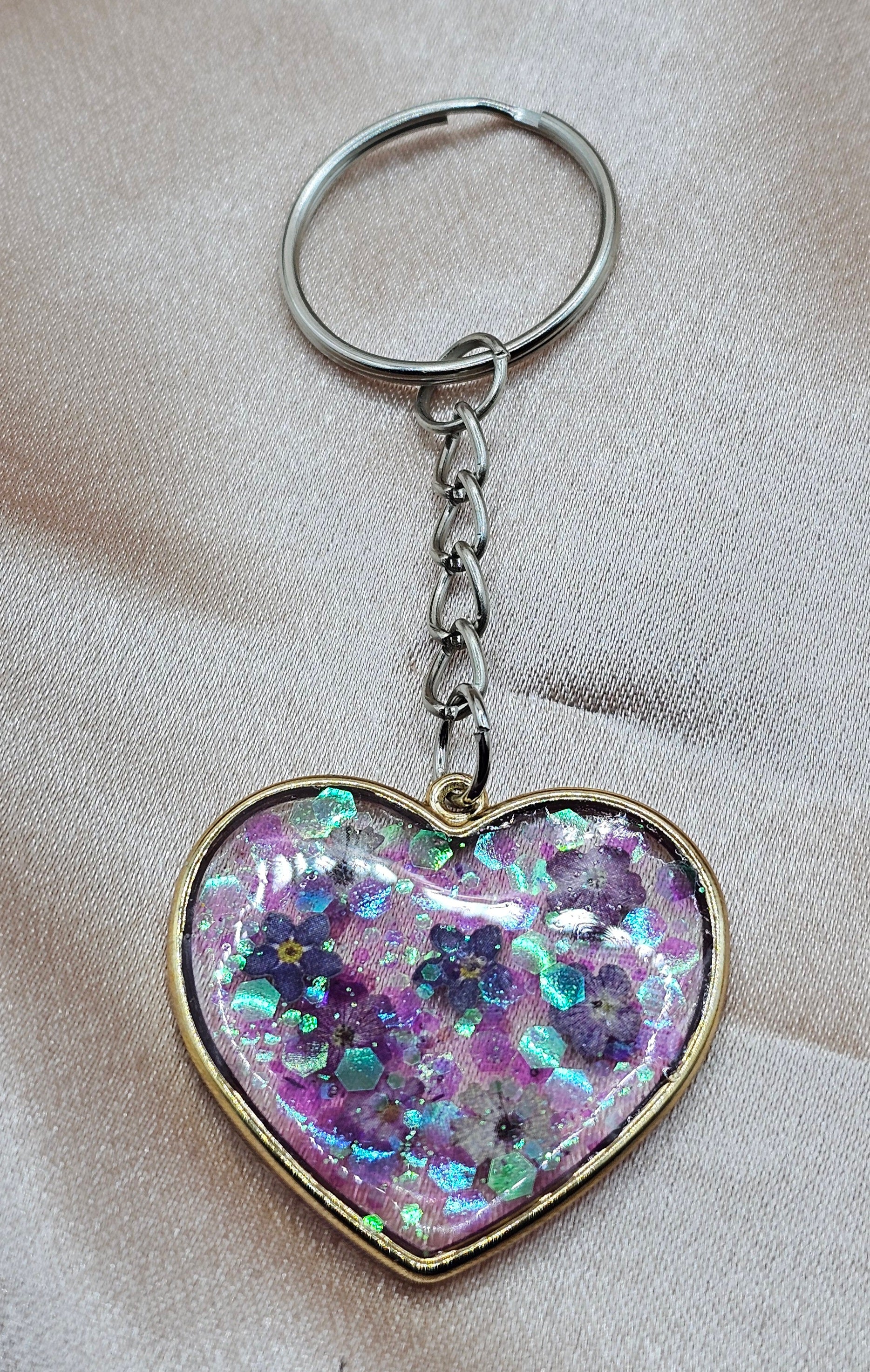 Violet Garden Heart Resin Keychain – Purple Glitter & Real Botanical Flowers | Witchy Handmade Jewellery Australia