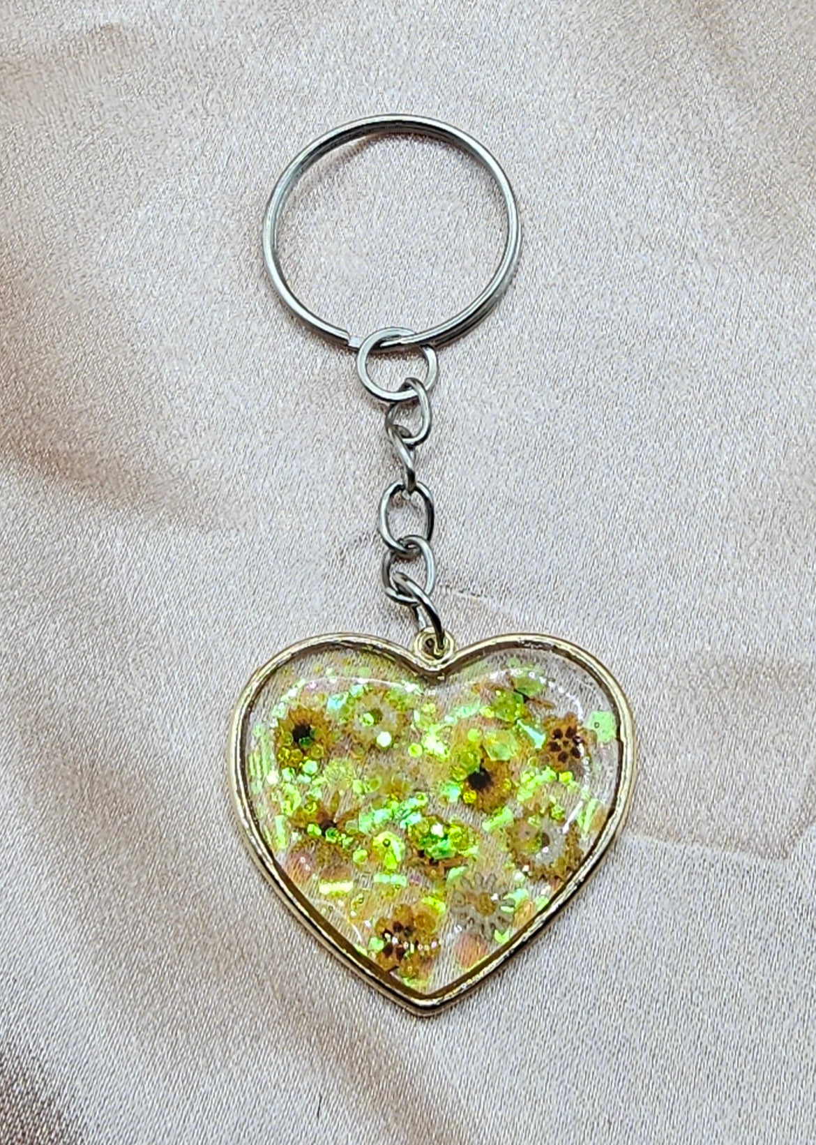 Golden Wildflower Heart Resin Keychain – Yellow Glitter & Botanical Flowers | Cottagecore Handmade Jewellery Australia