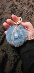 Blauer Pompon-Perlen-Schlüsselanhänger | Mattierte Perle & irisierender Tropfen | Handgefertigtes Kokett-Accessoire
