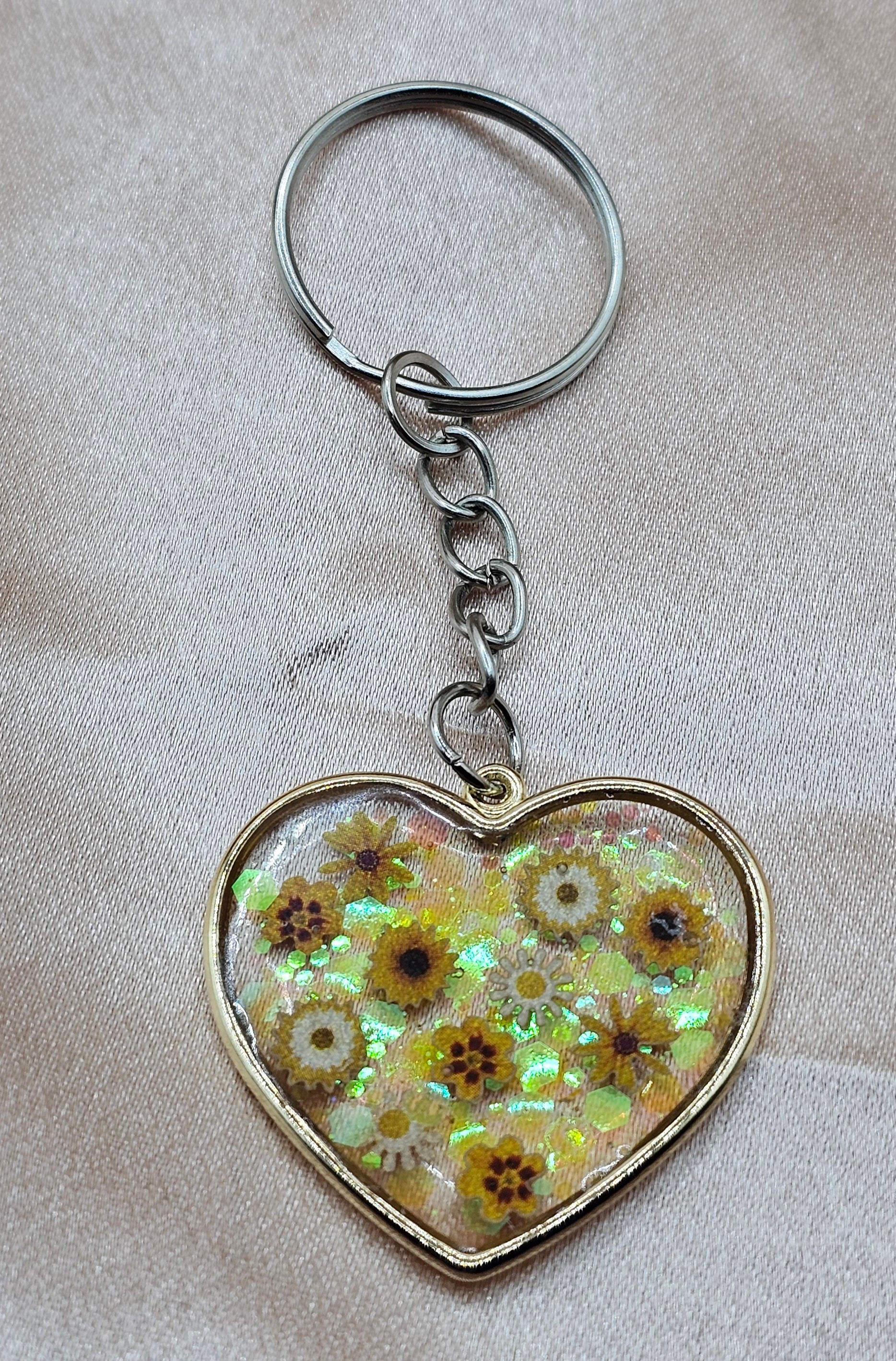 Golden Wildflower Heart Resin Keychain – Yellow Glitter & Botanical Flowers | Cottagecore Handmade Jewellery Australia