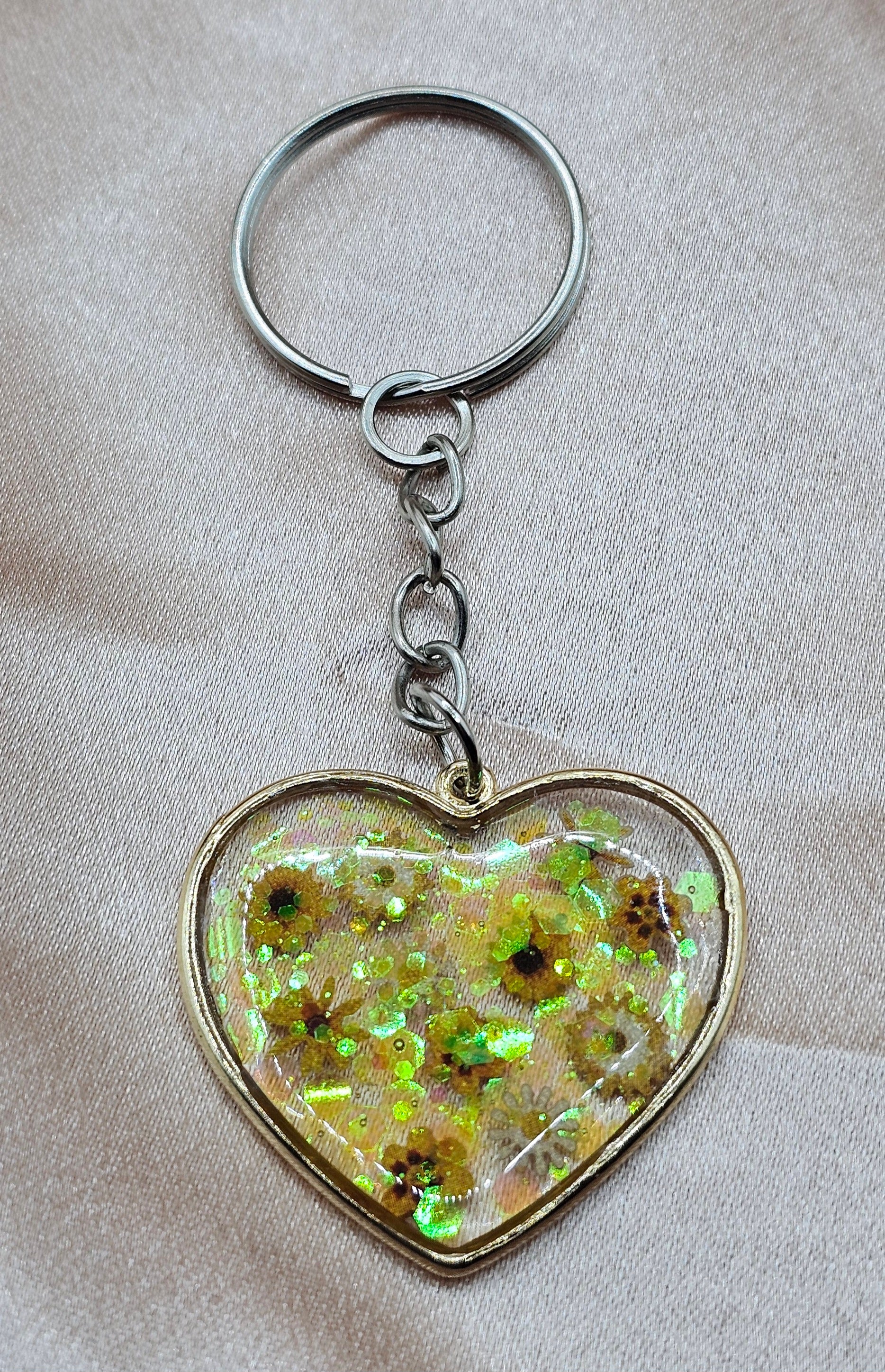 Golden Wildflower Heart Resin Keychain – Yellow Glitter & Botanical Flowers | Cottagecore Handmade Jewellery Australia