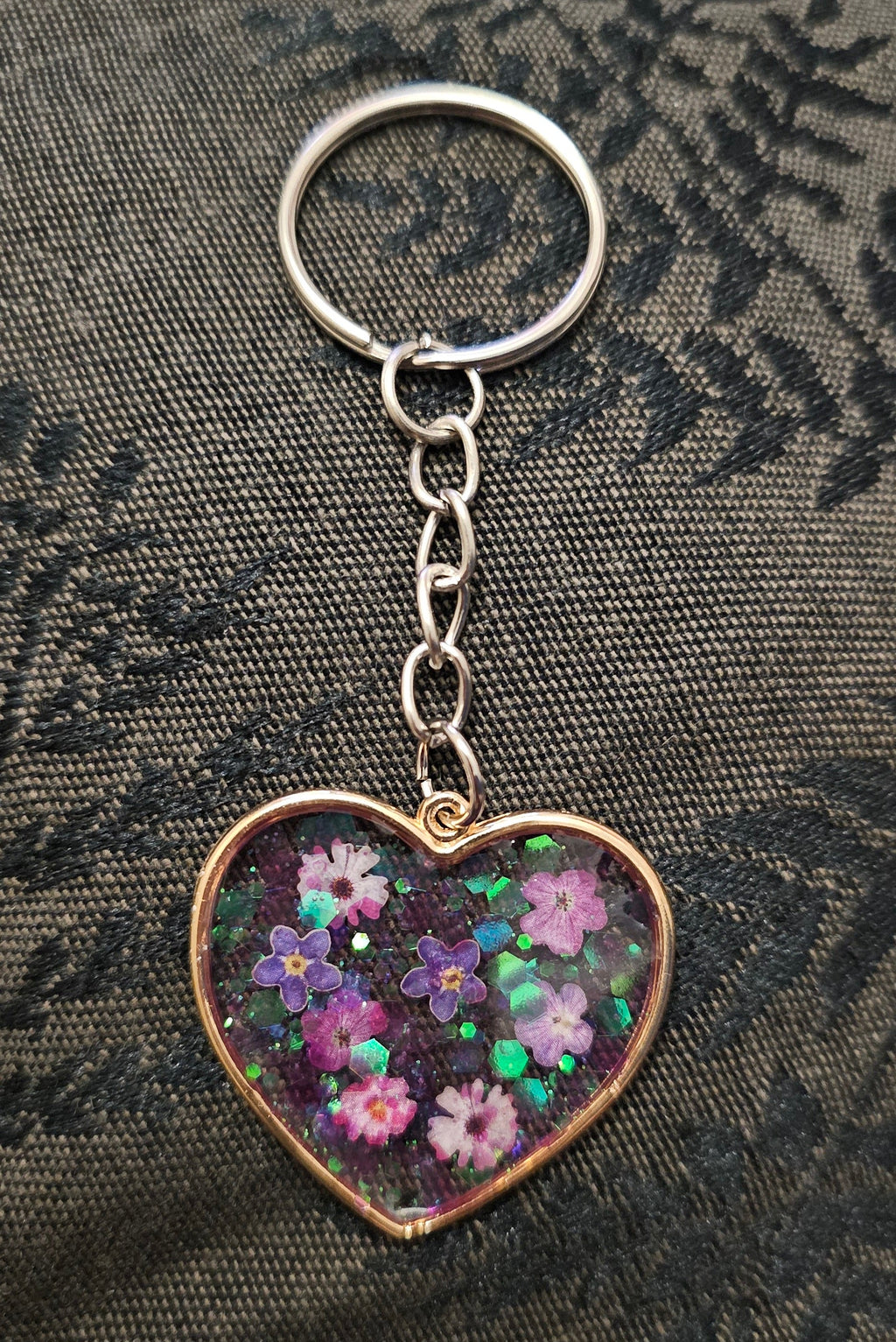 Violet Garden Heart Resin Keychain – Purple Glitter & Real Botanical Flowers | Witchy Handmade Jewellery Australia