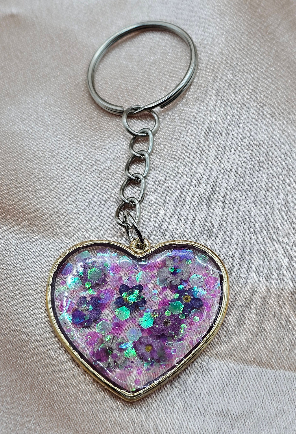 Violet Garden Heart Resin Keychain – Purple Glitter & Real Botanical Flowers | Witchy Handmade Jewellery Australia