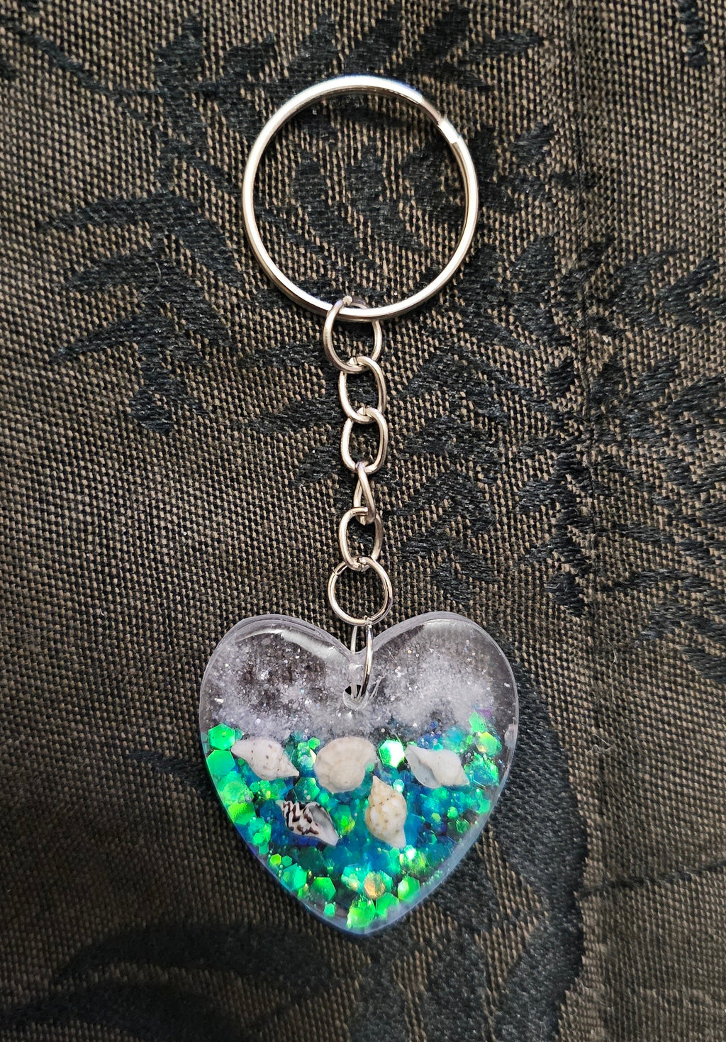 Ocean Heart Resin Keychain – Real Shells & Teal Iridescent Glitter | Coastal Fairycore Handmade Gift Australia