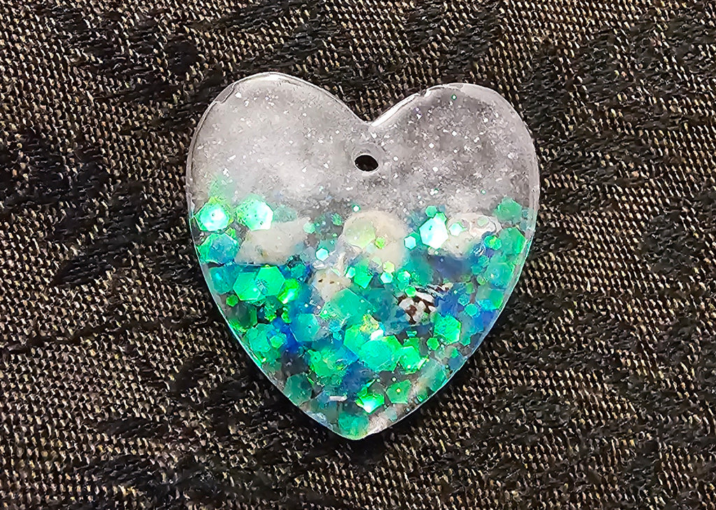 Ocean Heart Resin Keychain – Real Shells & Teal Iridescent Glitter | Coastal Fairycore Handmade Gift Australia