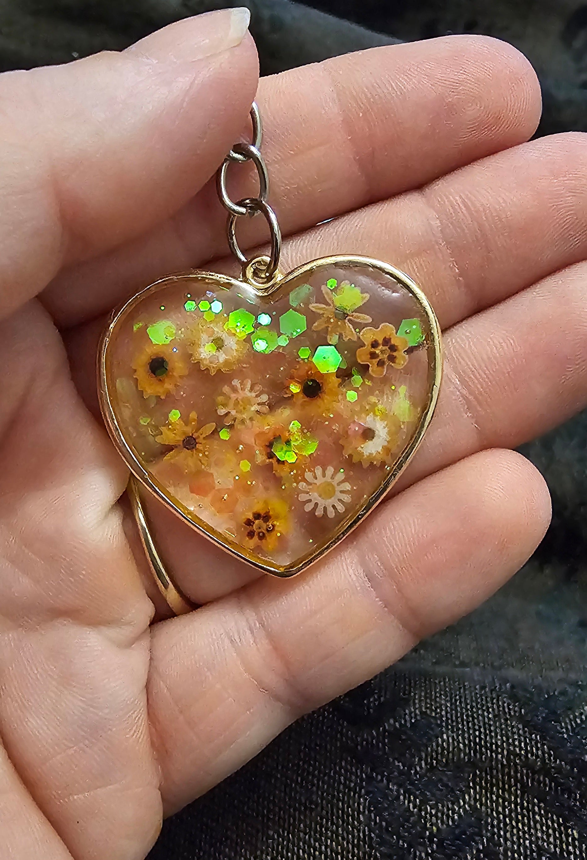 Golden Wildflower Heart Resin Keychain – Yellow Glitter & Botanical Flowers | Cottagecore Handmade Jewellery Australia