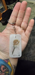 Geisterrosen-Harzschlüsselanhänger | Gepresste getrocknete Rose in klarem Harz mit silbernem Glitzer | Gothic Romance Cottagecore Geschenk Australien