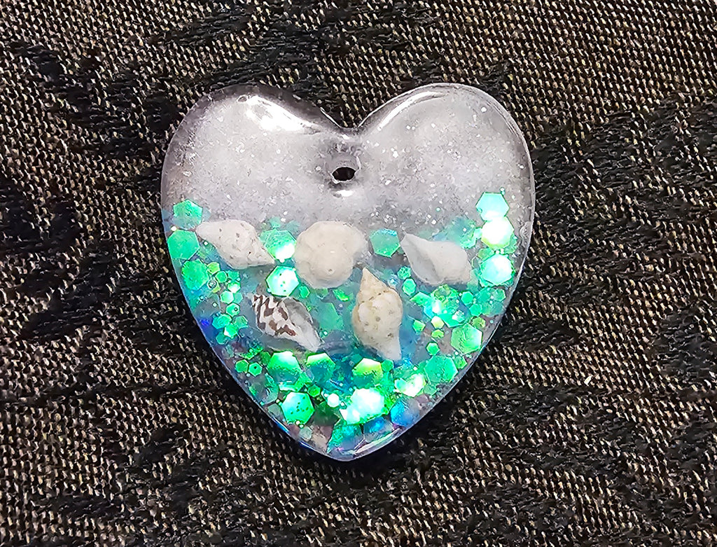 Ocean Heart Resin Keychain – Real Shells & Teal Iridescent Glitter | Coastal Fairycore Handmade Gift Australia